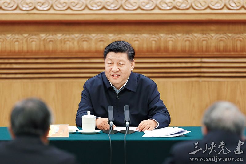 2019年3月18日，中共中央总书记、国家主席、中央军委主席习近平在北京主持召开学校思想政治理论课教师座谈会并发表重要讲话。 新华社发 盛佳鹏/摄